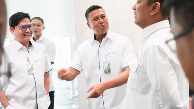 Profil Anggoro Eko Cahyo, dari Bos BPJS Hijrah Jadi Dirut Baru BSI RUPST PT Bank Syariah Indonesia Tbk (BSI) mengangkat Anggoro Eko Cahyo sebagai Direktur Utama pada Jumat (16/5). Berikut profilnya.