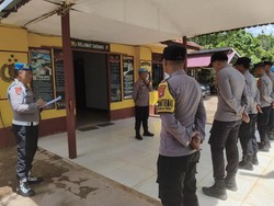 Tugas Berat Polsek Nanga Tayap Jaga 1.138 Batang Kayu Barbuk Kejahatan