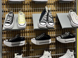 20.000 Pasang Sepatu Converse Made In Batang Diekspor ke AS dan Australia