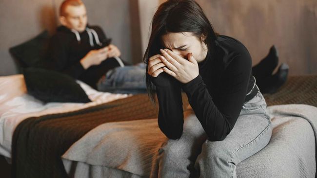 Mengenal Emotional Cheating, Ketika Selingkuh Nggak Terjadi Secara Fisik