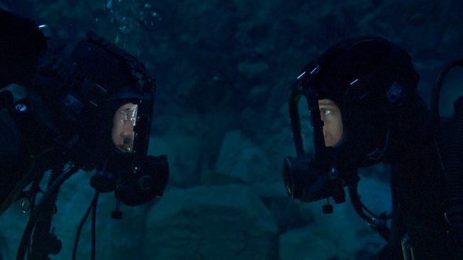 Jadwal Bioskop Trans TV hari ini (16 Mei) The Dive. Berikut sinopsis The Dive dibintangi Sophie Lowe dam Louisa Krause.