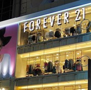 6 Brand Fashion Era Milenial yang Terancam dan Sudah Bangkrut di 2025, Ada Forever 21 hingga Esprit