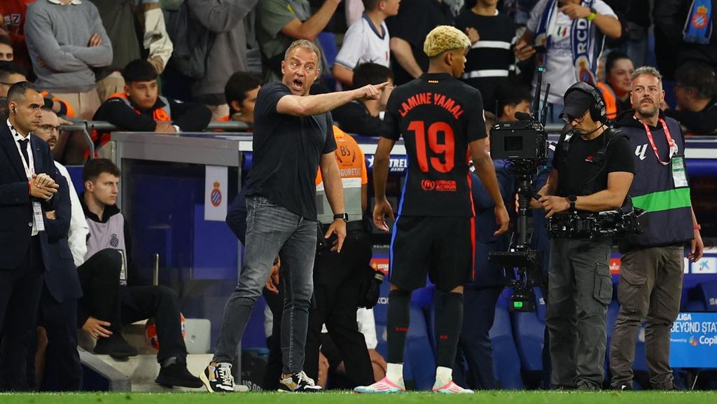 Hansi Flick Minta Barcelona Lupakan Kegagalan di Copa del Rey