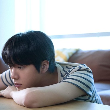 Wanita Jepang yang Cium Jin BTS Didakwa Tuduhan Kasus Penyerangan