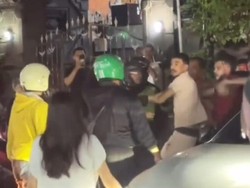 Video Ribut-ribut Turis Bule Vs Turis Lokal Sampai Bikin Macet di Kuta Utara