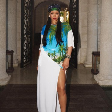 Lirik Lagu Friend of Mine (OST Smurfs) - Rihanna