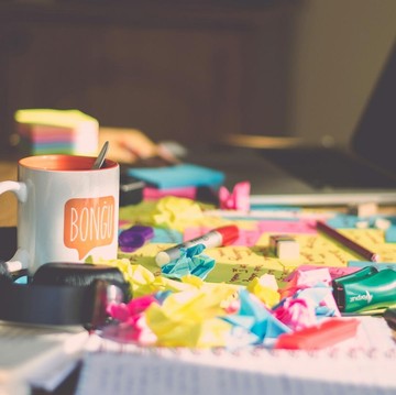 Meja Kerja Berantakan Tanda Orang Malas atau Justru Orang Cerdas? Ini Kata Penelitian