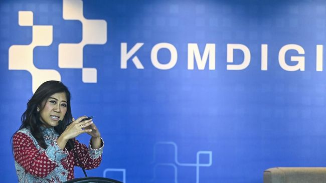 Menteri Komunikasi dan Digital RI Meutya Hafid menerima penghargaan RA Kartini Awards 2025 untuk kategori Excellent Minister for Digital Communication.