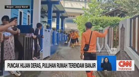 VIDEO: Puncak Diguyur Hujan Deras, Puluhan Rumah Terendam Banjir