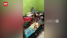 VIDEO: Anak Terkunci Dalam Kamar Daycare, Petugas Damkar Beraksi