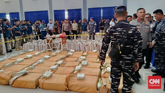 Berikut fakta-fakta mengenai TNI AL menggagalkan penyelundupan narkoba hampir 2 ton di Tanjung Balai Karimun.