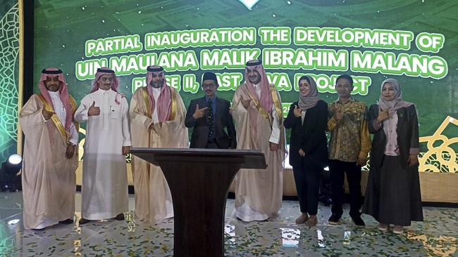 UIN Maulana Malik Ibrahim Malang meresmikan Gedung Arrahim, menandai kemajuan pendidikan Islam, model kampus internasional berkelanjutan.