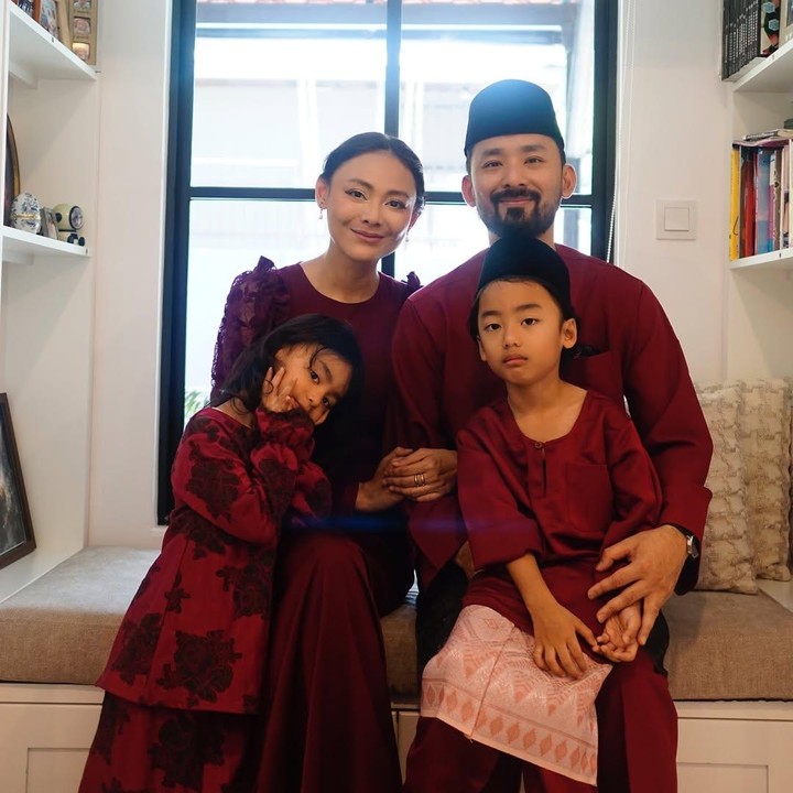 <p>Whulandary Herman kini diketahui menetap di Malaysia setelah menikah dengan Nik Ibrahim pada 2018. Ia pun sering kali mengabadikan aktivitasnya sehari-hari bersama kedua anaknya di media sosial. (Foto: Instagram@whulandary)</p>