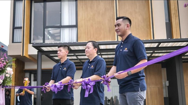 Asthara Skyfront City yang memiliki lahan seluas 1.100 hektare dan berdampingan dengan Bandara Internasional Soekarno-Hatta juga mendukung mobilitas global.