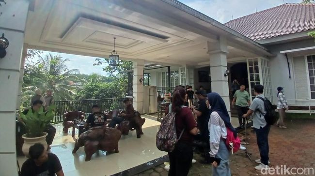 Attila Bantu Lunasi, Ini Penampakan Rumah Atalarik Syah yang Bermasalah