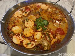 Video: Mencicipi Salad Kepiting Mentah Ala Thailand