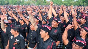 13 Ribu Pecalang di Bali Deklarasi Tolak Preman Berkedok Ormas