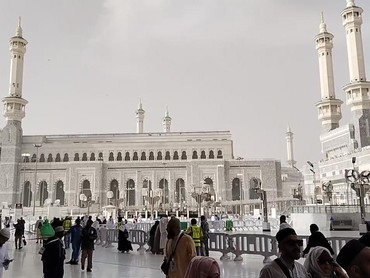 img-title Jadi Syarat untuk Ziarah ke Makam Rasulullah, Apa Itu Tasreh Haji?