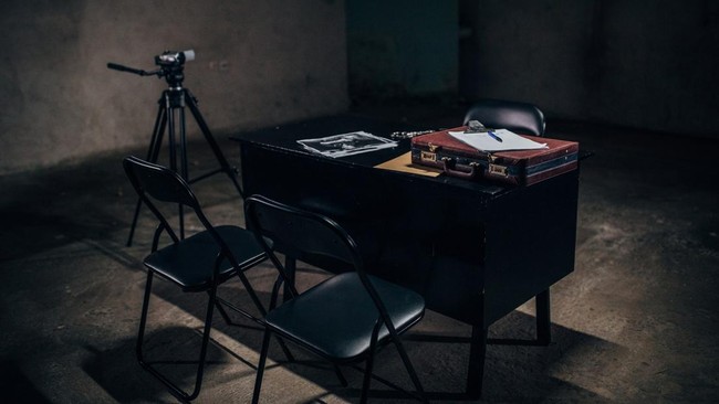 Kejari Bandung memeriksa 14 saksi, termasuk Wakil Wali Kota dan anggota DPRD, terkait dugaan korupsi dan penyalahgunaan wewenang.