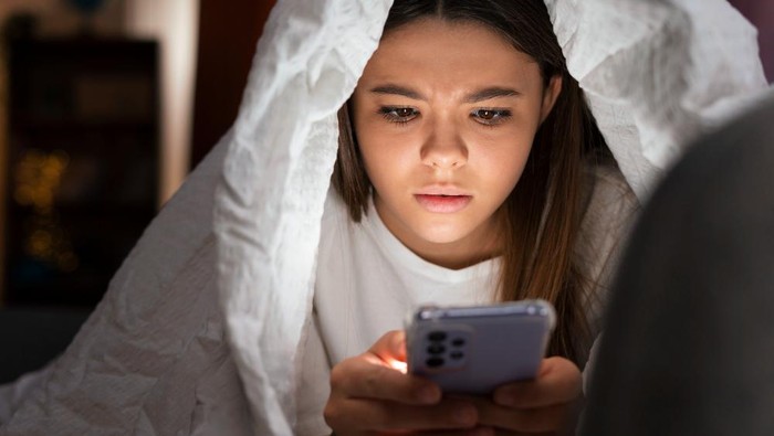 6 Cara Menjaga Kewarasan saat Berita Buruk Datang Bertubi-Tubi