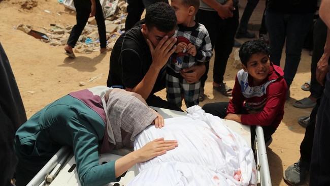 Delapan orang dilaporkan tewas dan beberapa lainnya terluka akibat serangan udara yang dilancarkan Israel di berbagai wilayah Gaza.