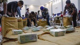 FOTO: Pengungkapan Kasus Penyelundupan 1,2 Ton Kokain