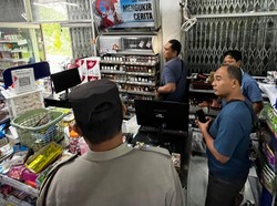 Minimarket di Karangasem Dibobol Maling, Uang hingga Kebaya Raib