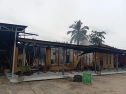 Video: Kerusuhan Pecah di Lampung Tengah, Warga Bakar Rumah Lurah