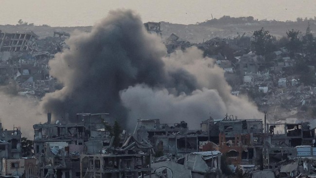 RS di Gaza kehabisan kain kafan saat serangan Israel menggila hingga menewaskan lebih dari 100 orang dalam 24 jam sejak Jumat (16/5).