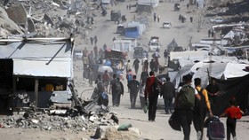 FOTO: Nestapa Warga Gaza Terpaksa Mengungsi Imbas Digempur Israel