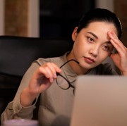 Bingung dengan Kondisi Bekerja Tak Sesuai Passion tapi Gaji Tinggi? Ini Cara Mengatasinya!