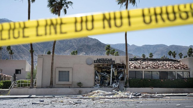 FBI Tangkap Tersangka Pengeboman Klinik Kesuburan AS Tersangka bernama Daniel Jongyon Park, 32 tahun, ditangkap pada Selasa malam (3/6) di Bandara Internasional John F. Kennedy di New York