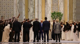 Viral Kibas Rambut Perempuan UEA saat Sambut Trump, Apa Artinya?