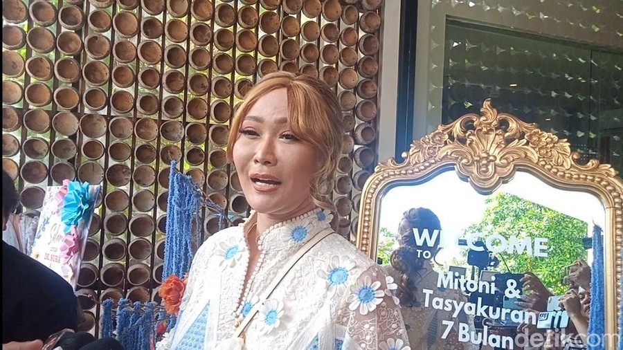 Inul Daratista saat ditemui di kawasan Jakarta&period;