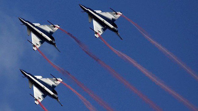 Pakistan Klaim China Girang Jet Tempur J-10 Jatuhkan Gengsi India Menlu Pakistan Ishaq Dar mengatakan China girang setelah militer Islamabad mempermalukan angkatan udara India dengan pesawat 'Made in China', Chengdu J-10.
