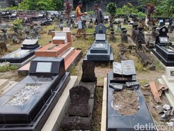 Polisi Selidiki Perusakan Nisan Salib di TPU Ngentak Bantul