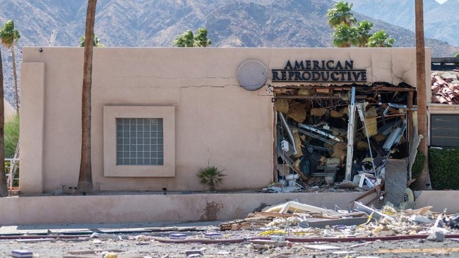 Serangan bom terjadi di klinik kesuburan American Reproductive Centers yang berada di Palm Springs, California, AS, Sabtu (17/5), menewaskan satu orang.