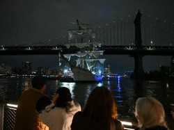 2 Orang Tewas-Belasan Terluka setelah Kapal AL Meksiko Tabrak Jembatan Brooklyn