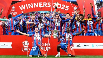 Berita Olahraga Terkini CNN Sport : FOTO: Crystal Palace Juara FA Cup Usai Hajar Man City, Guardiola Murka