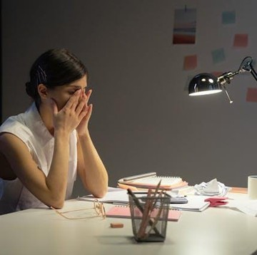 6 Tanda Kamu Tidak Bahagia di Tempat Kerja, Waspadai Sebelum Terlalu Lama Bertahan!