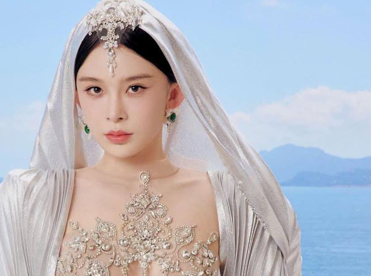 Oriq katta kokraklar pornosini HD formatda tomosha qiling