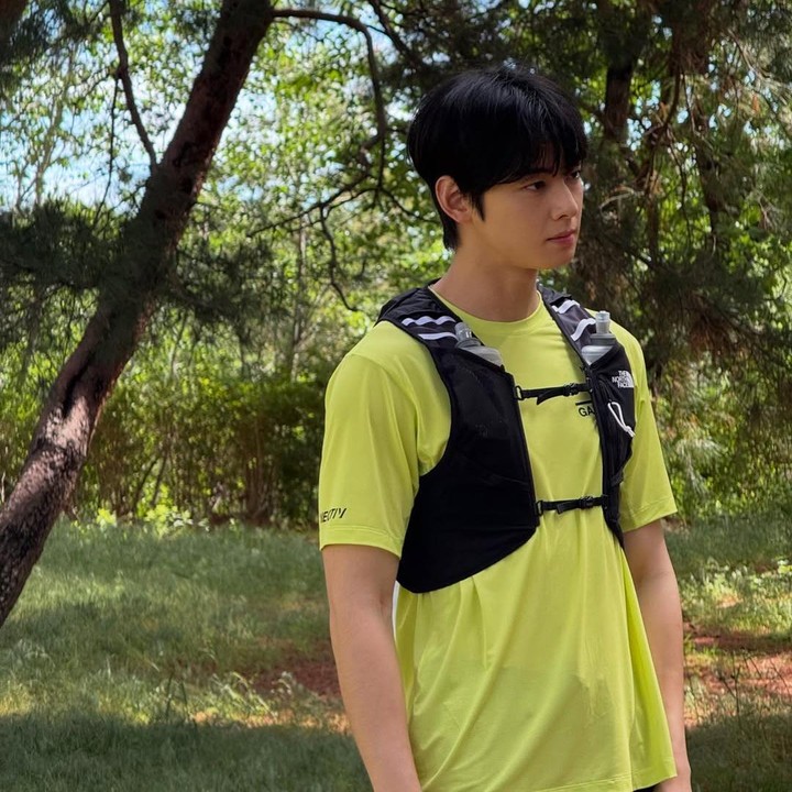 <p>Dilansir dari laman<em> Soompi,</em> agensi mengatakan hasil dari pendaftaran tersebut akan diumumkan pada 29 Mei. “Jadi, sulit untuk memberikan rincian lebih lanjut karena kami belum tahu apakah ia telah diterima.”  (Foto: eunwo.o_c)</p>