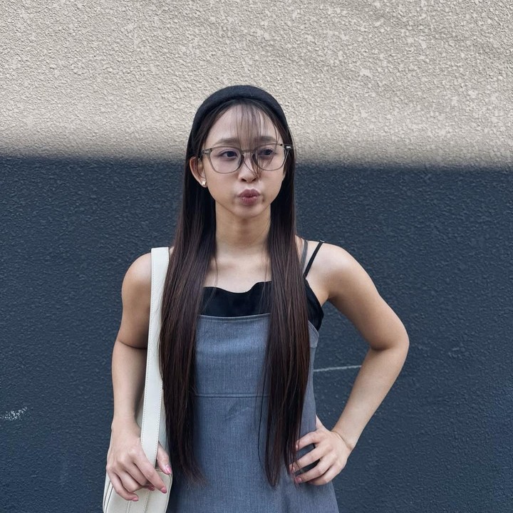 <p>Meski telah mengundurkan diri dari Secret Number, beberapa netizen menuliskan ucapan selamat pada Dita yang baru merayakan debut lima tahunnya di industri hiburan Korea. Beberapa di antaranya mengungkap rasa kangen untuk melihat Dita kembali bernyanyi di atas panggung. "Selamat untuk 5th debutnya," ujar @ba***. "Aku kangen melihat mu di atas panggung," tulis akun @st***. "Masih menanti gebrakan apa yang akan kalian lakukan nanti, jangan berhenti semangat ya Mbak Deets… <em>Keep Shining</em>," ungkap @lo***. (Foto: Instagram @hey__deets)</p>