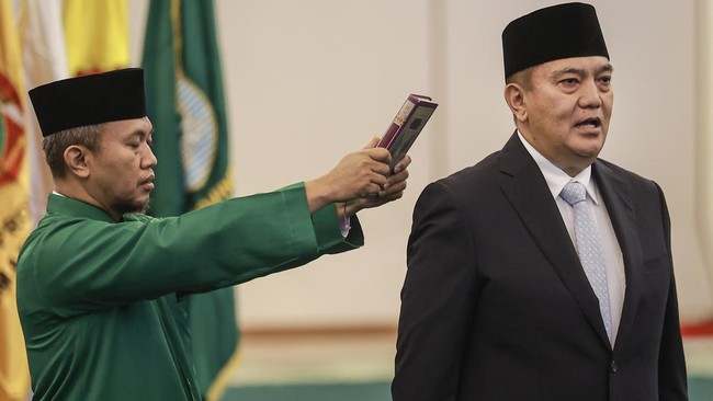 Merujuk dari LHKPN KPK, Irjen Pol Iqbal yang baru dilantik jadi Sekjen DPD RI memiliki harta Rp23,8 miliar. Itu adalah LHKPN yang dilaporkan 2023 lalu.