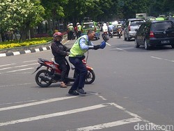 Relawan Pengatur Lalin Viral Bergaya Nyentrik di Kota Bogor Meninggal
