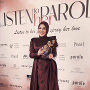 Syahrini Raih Penghargaan 