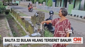 VIDEO: Lepas Pengawasan Ortu, Balita Hilang Terseret Banjir