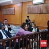 Revelino Minta Hakim Batalkan Tuntutan Lisa Mariana atas Ridwan Kamil