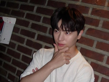 5 Potret Yook Sungjae 'BTOB' Pemeran Imoogi di The Haunted Palace, Hobi Memancing dan Golf