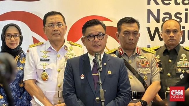 Tak Semua Bisa dengan Militer Gubernur Lemhannas menegaskan masalah anak nakal tidak bisa diselesaikan dengan pendekatan militer seperti yang dilakukan Dedi Mulyadi.